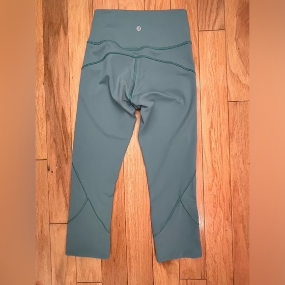 Lululemon In Movement Crop Everlux 19" Pacific Breeze Size 4 - Picture 4 of 8
